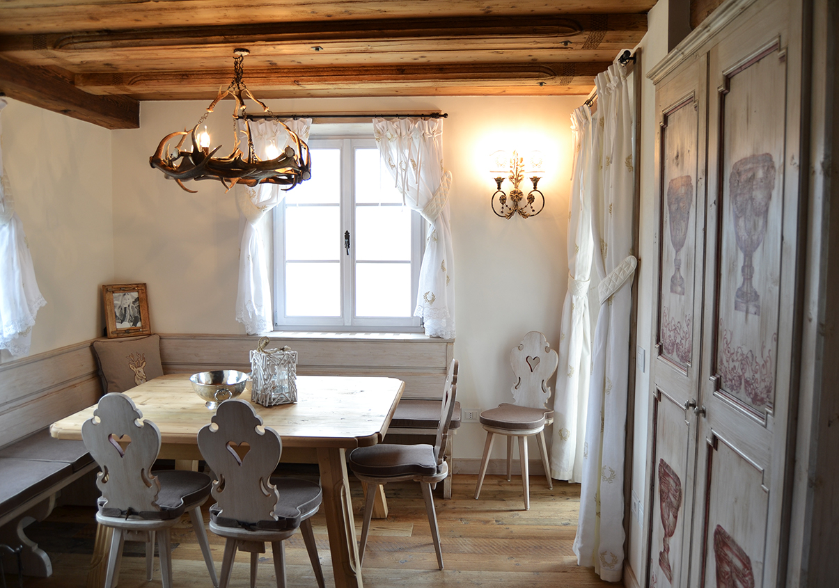 casa cortina tavolo pranzo accogliente